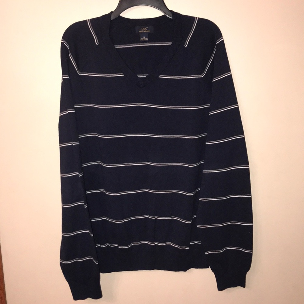 Brooks Brothers men’s sweater.
